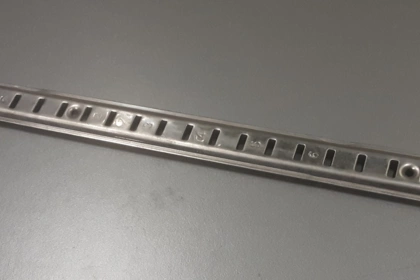 13052 - Profilo a cremagliera