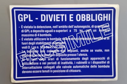 06135 - Adesivo: GPL divieti ed obblighi