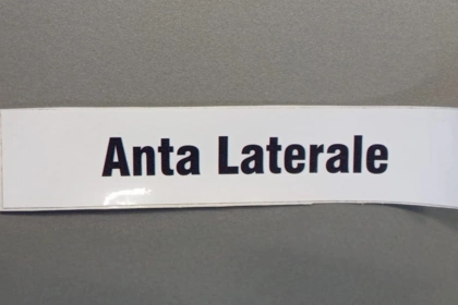 06137 - Etichetta adesiva