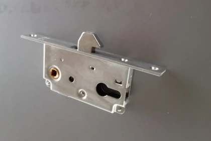 12032 - Serratura porta