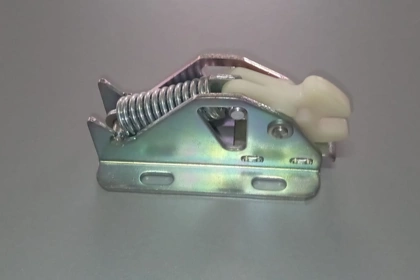 02018 - Serratura sportello, basamento mm 110 × 58