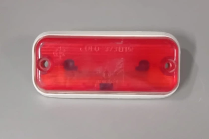 03010 - Fanalino ingombro rosso mm 105 × 48