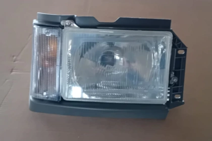 02253 - Proiettore sinistro