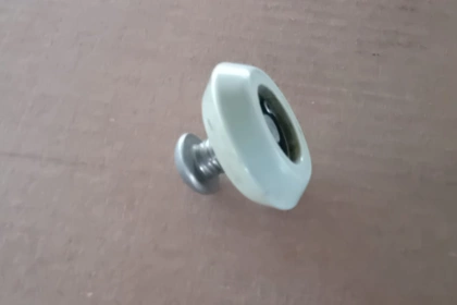 12048 - Ruota con cuscinetto per porta scorrevole